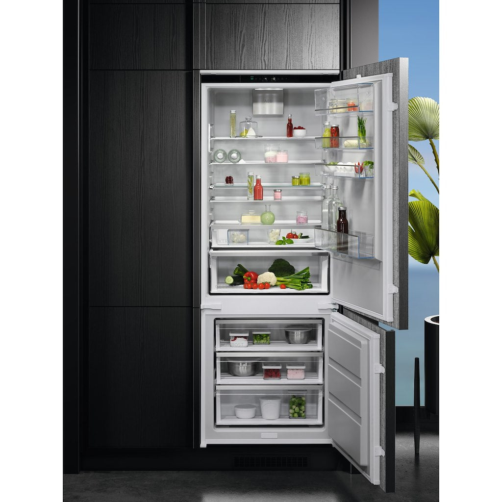 AEG NSC7G752ES Built-In Fridge Freezer